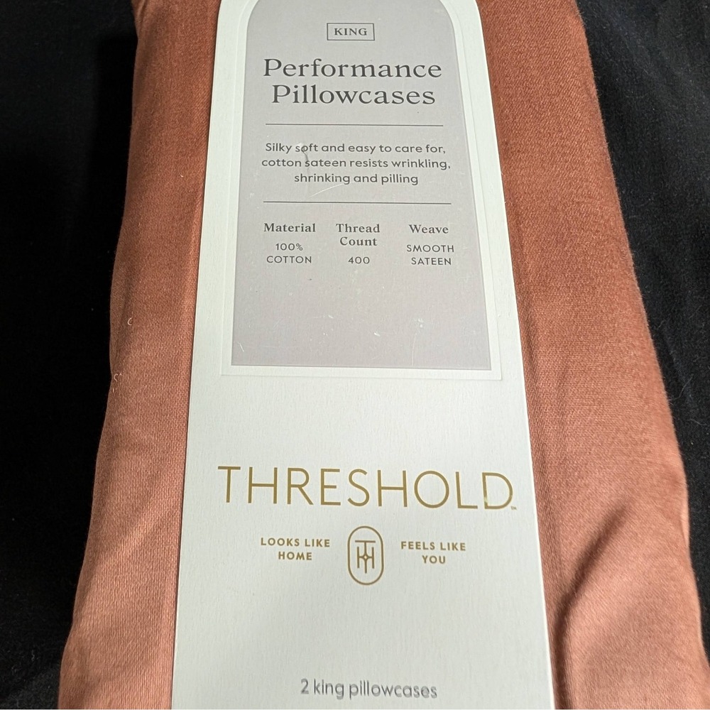 Threshold Performance King Pillowcases - Picture 2 of 4